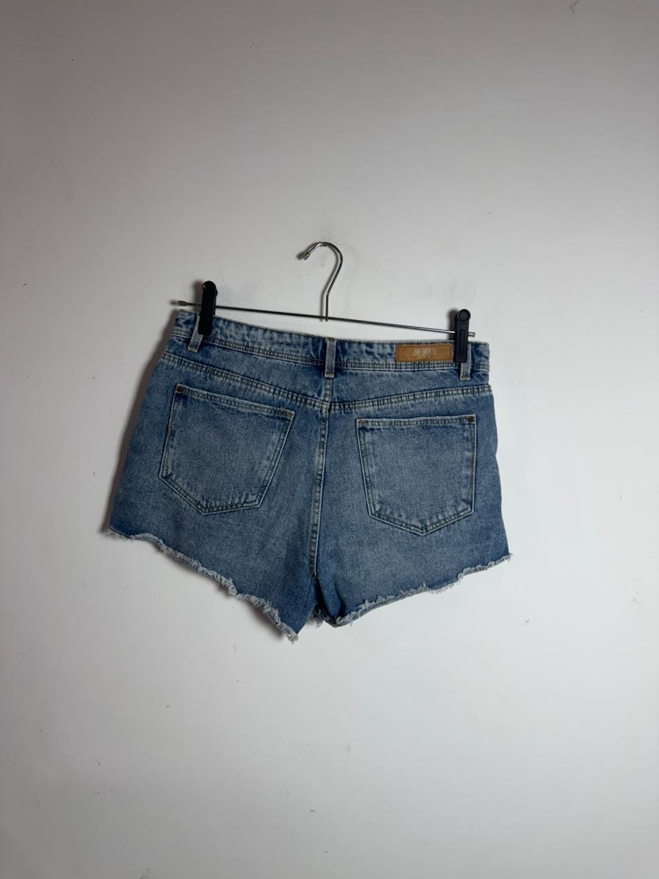 Short Jeans Destroyed – Zara – tam 38 - Imagem 2