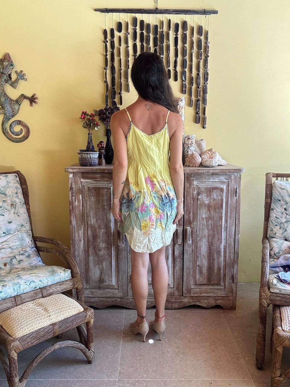 Vestido Amarelo Estampado com Detalhe em Crochê – Dress – tam M - Imagem 2