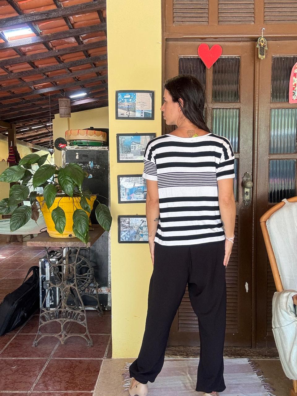 Camisa Listrada Preto e Branco em Linho – FYI – tam G - Imagem 2