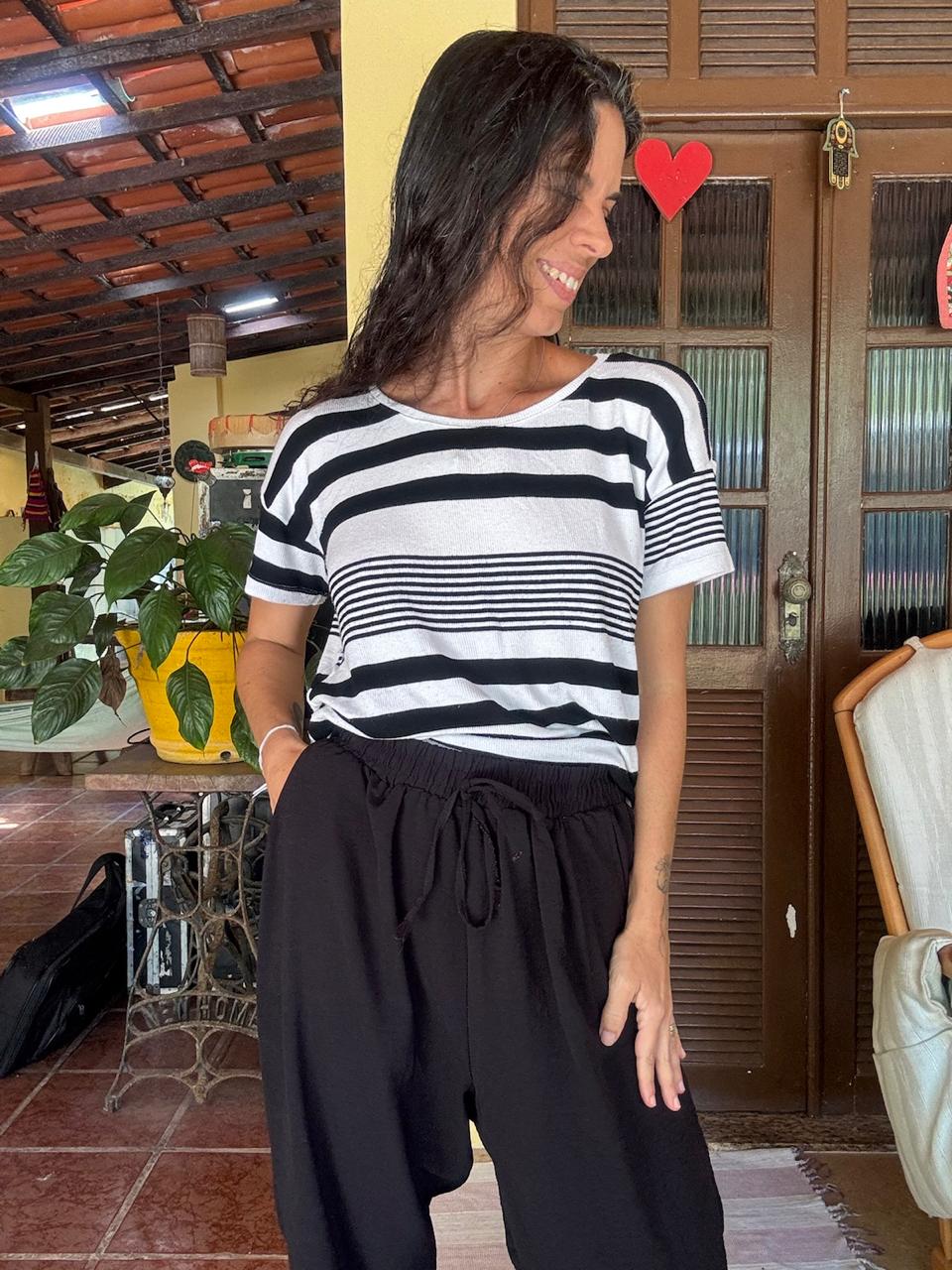Calça Preta Fluida Facinelli com Amarração – tam GG - Imagem 3