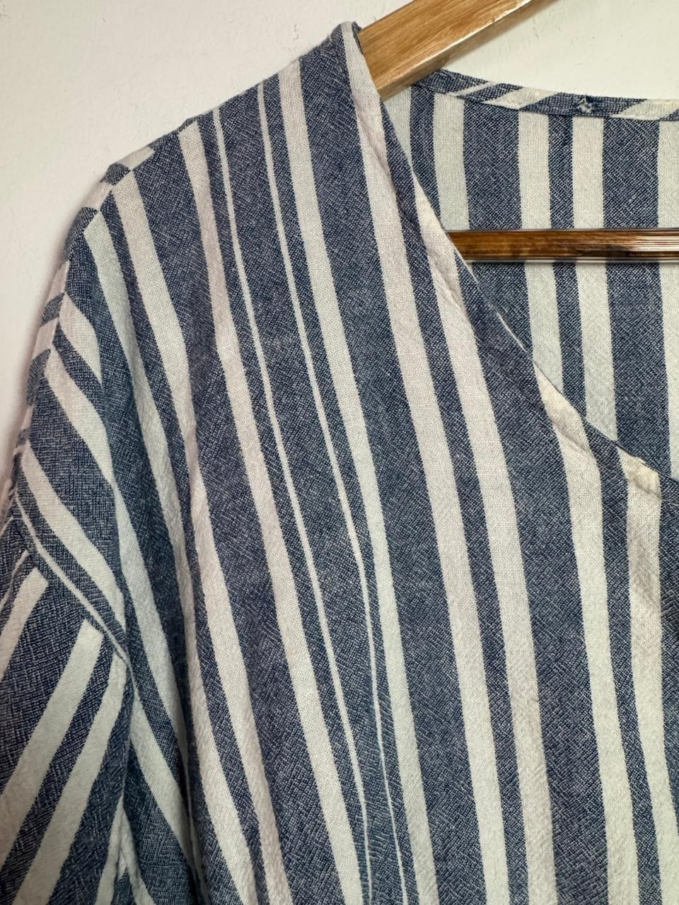 Blusa Listrada Azul e Branca – tam M - Imagem 3