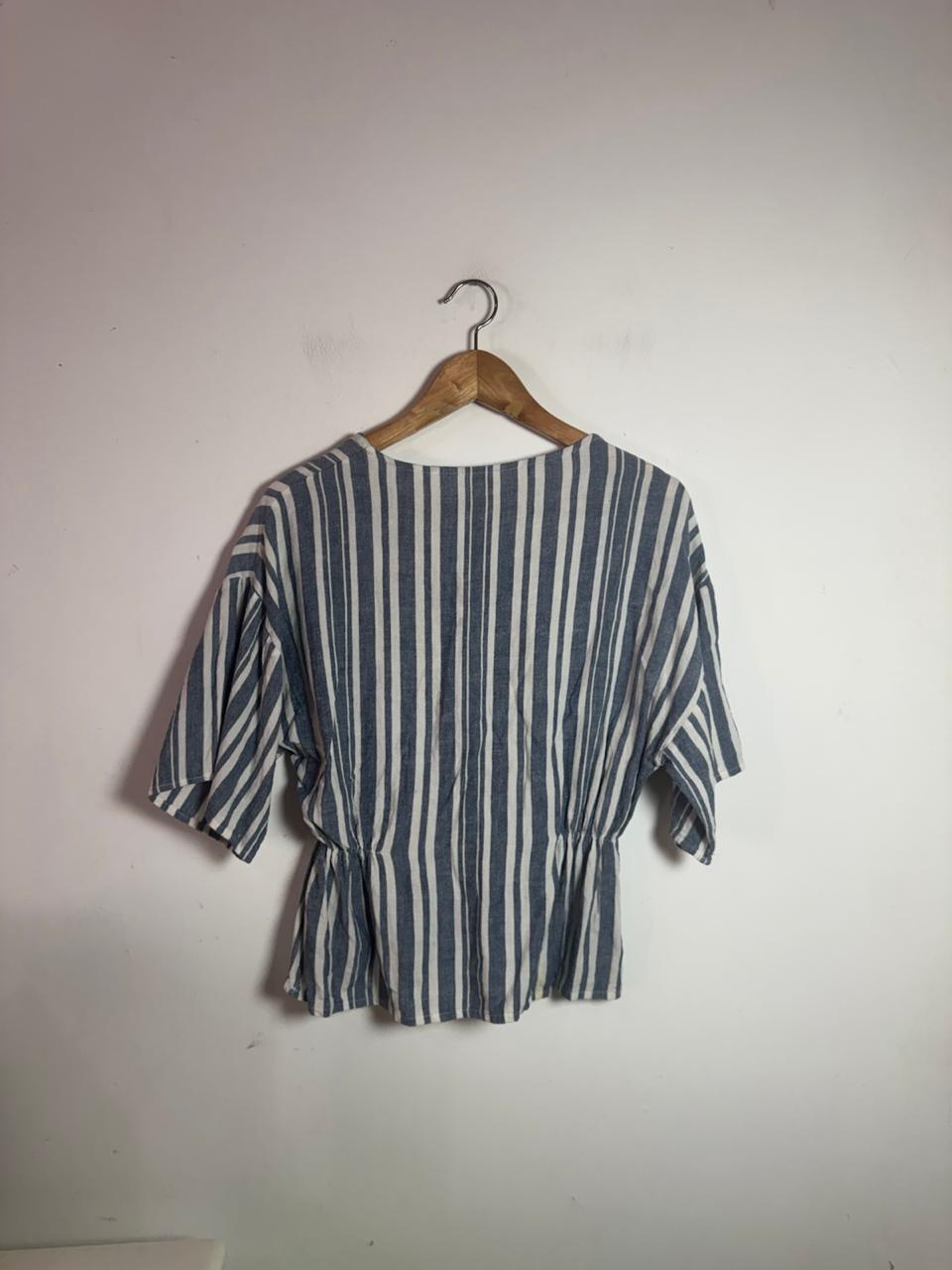 Blusa Listrada Azul e Branca – tam M - Imagem 2