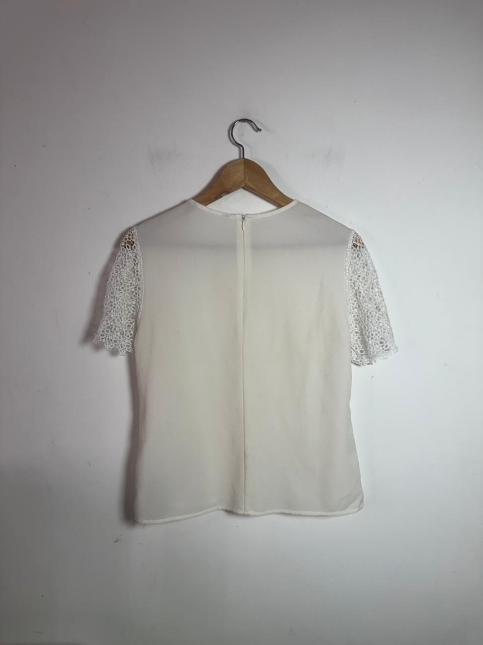 Blusa Feminina Branca de Renda com Manga Curta – tam 38 - Imagem 2