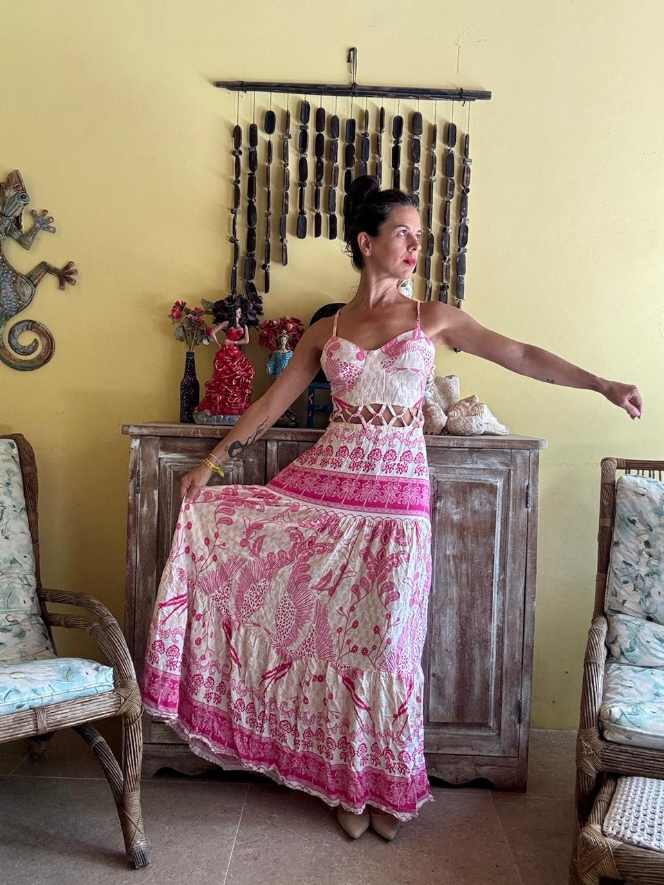 Vestido Longo Estampado Rosa Cut-out Bojo – Sumaicy – tam M - Imagem 5